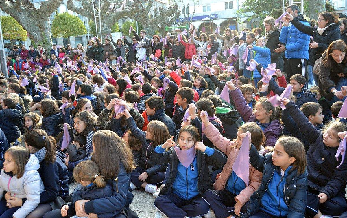 Concentración escolar contra a violencia de xénero en Bueu