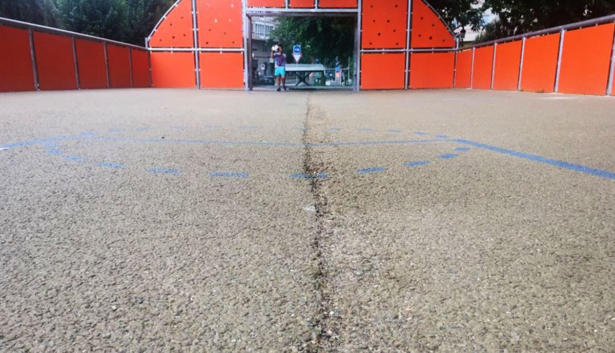 Grietas en las pistas deportivas de Barcelos 