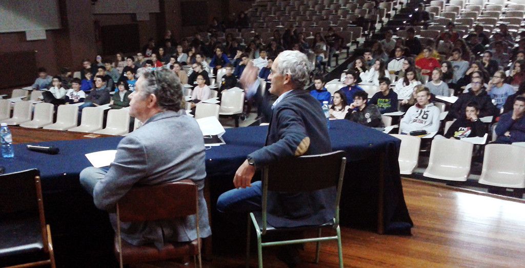 Debate en el IES Sánchez Cantón alrededor de las diversas propuestas de mejora que plantean los alumnos para el tramo final del río de Os Gafos