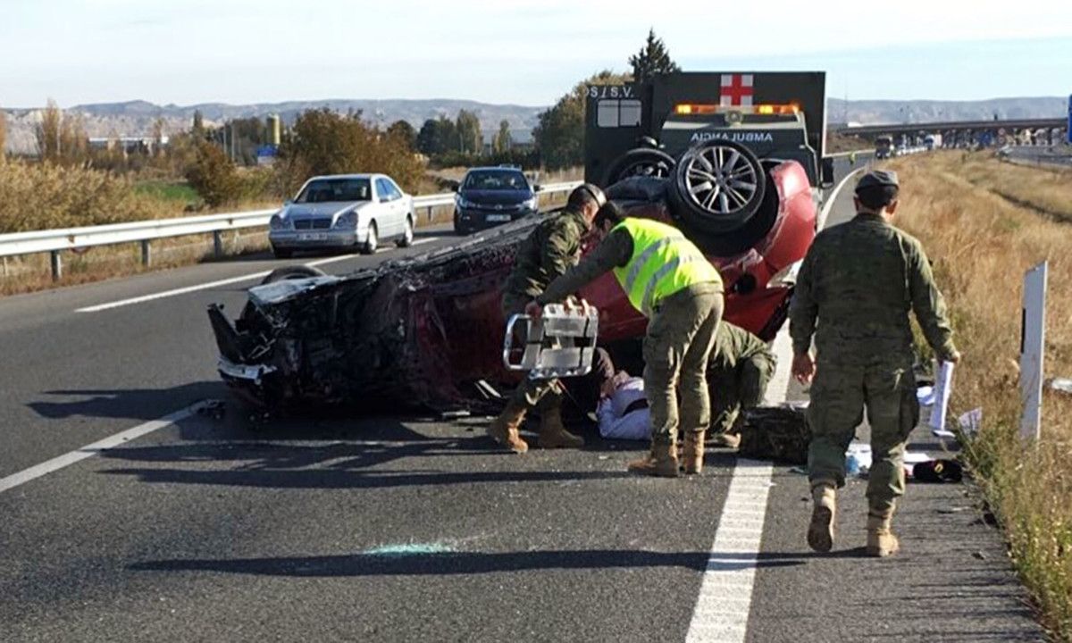 Accidente de tráfico na estrada AP-68 en Zaragoza
