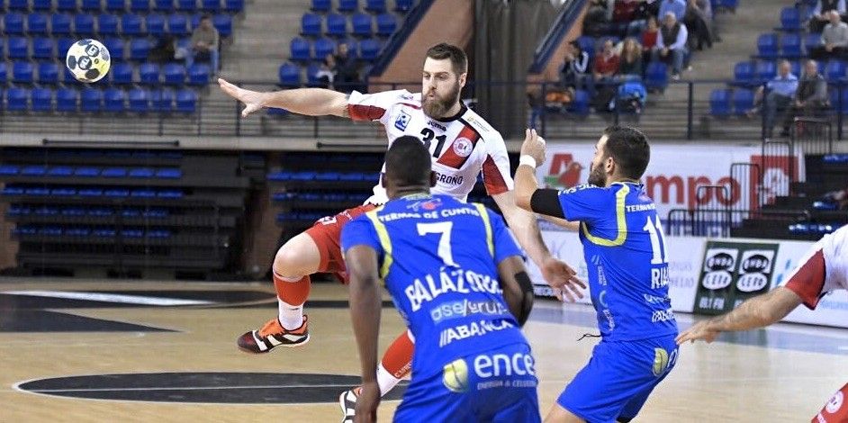 Partido entre BM Logroño La Rioja e Condes de Albarei Teucro