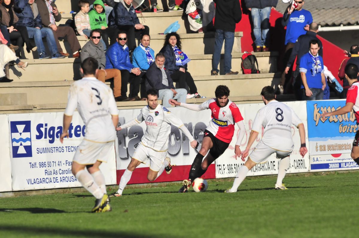 Unha xogada do partido entre Arosa e Boiro na Lomba