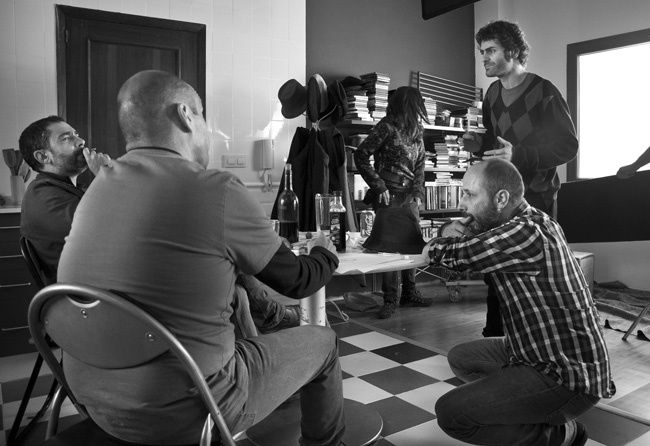 Rodaje de "Encallados" con el actor pontevedrés Xulio Abonjo (de pie)