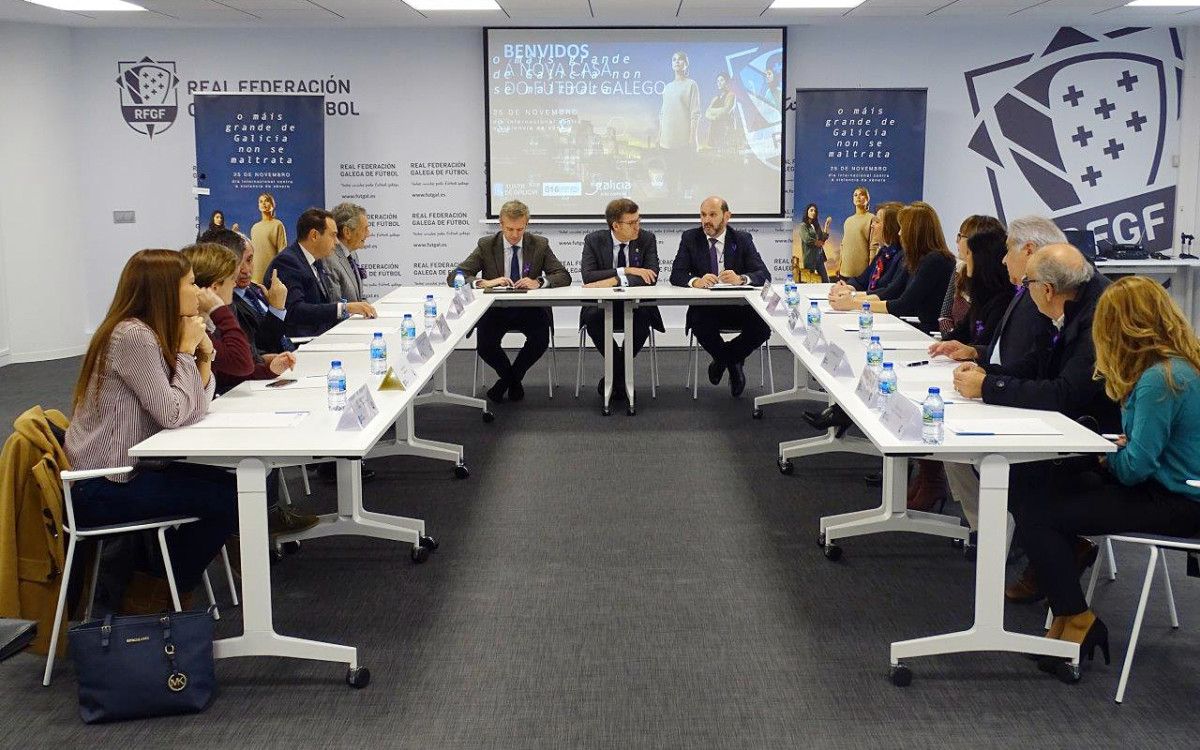 Presentación del convenio del fútbol gallego contra la violencia de género