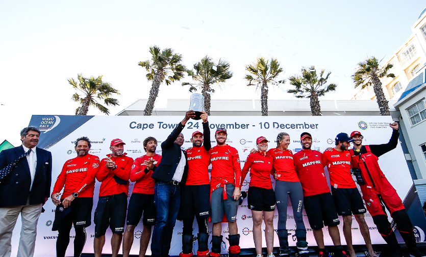 El Mapfre celebra el triunfo en la segunda etapa de la Volvo Ocean Race