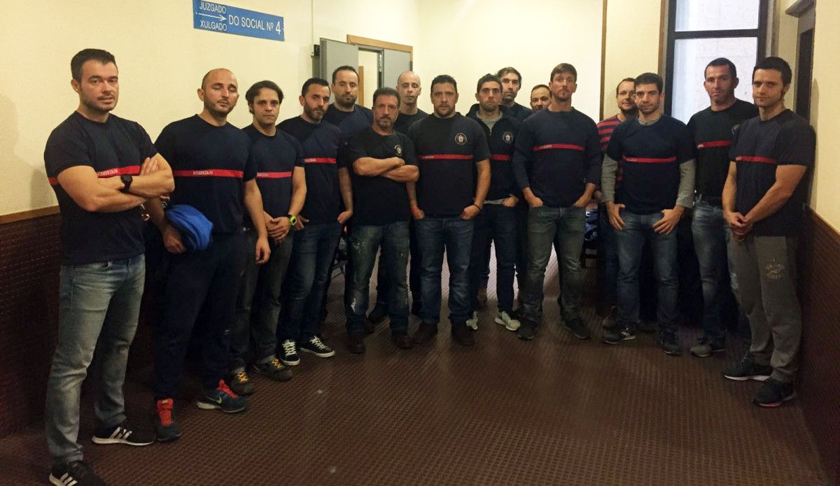 Bombeiros do Consorcio provincial no Xulgado