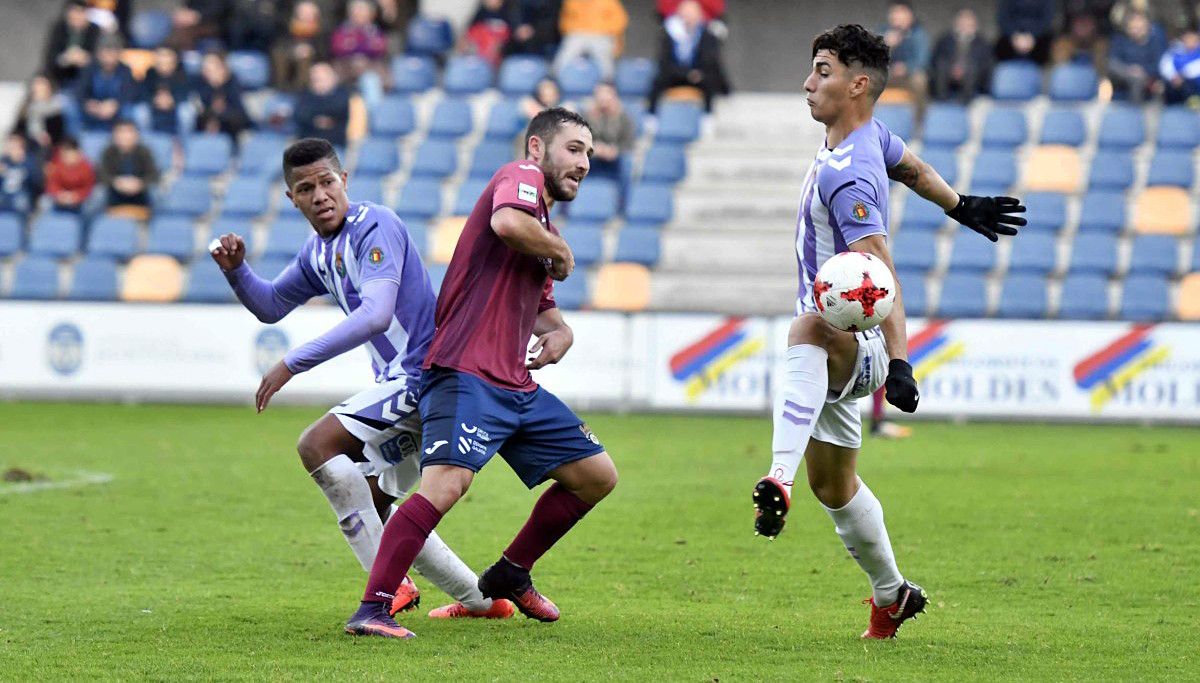 Partido entre Pontevedra e Valladolid B en Pasarón