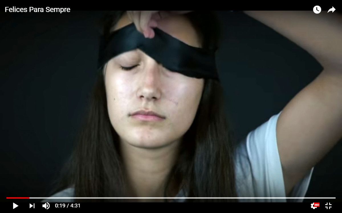 Captura de pantalla do videoclip 'Felices para sempre'
