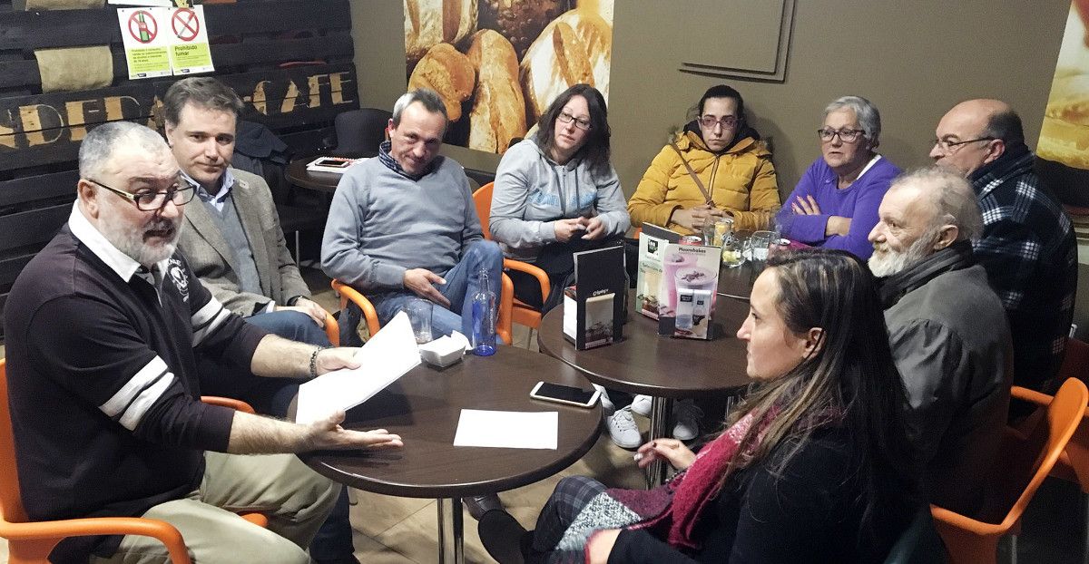 Reunión do PP coa comisión de veciños de Monte Porreiro