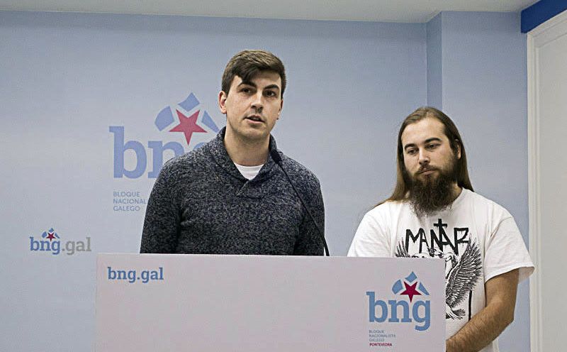 Enrique Portela e Diego Torres, en la sede comarcal del BNG