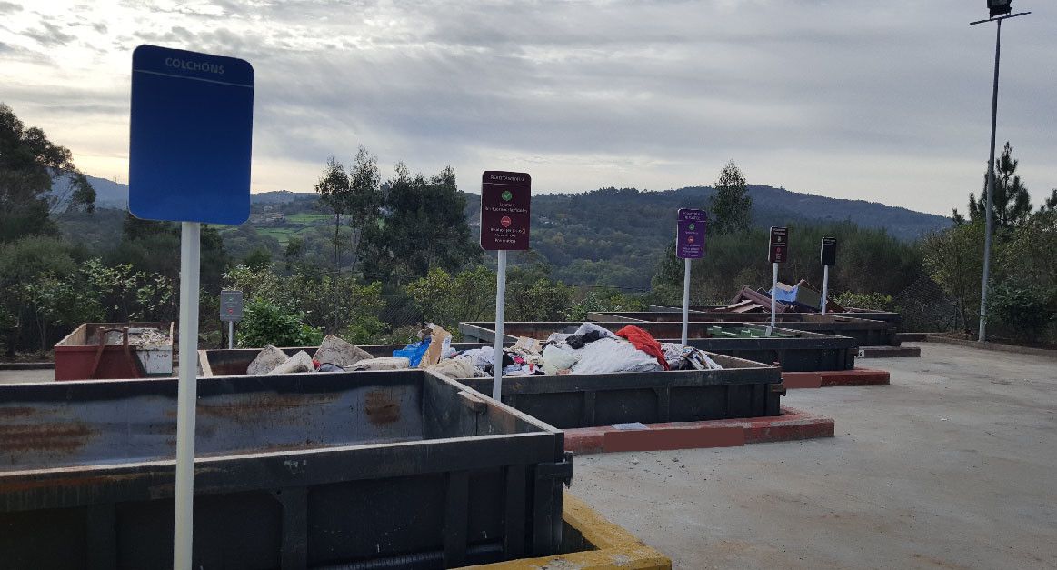 Punto limpo en Cerdedo-Cotobade