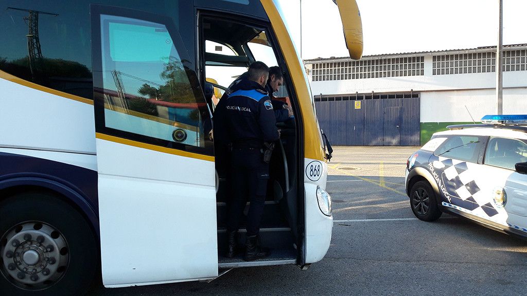 La Policía Local de Poio controla el transporte escolar