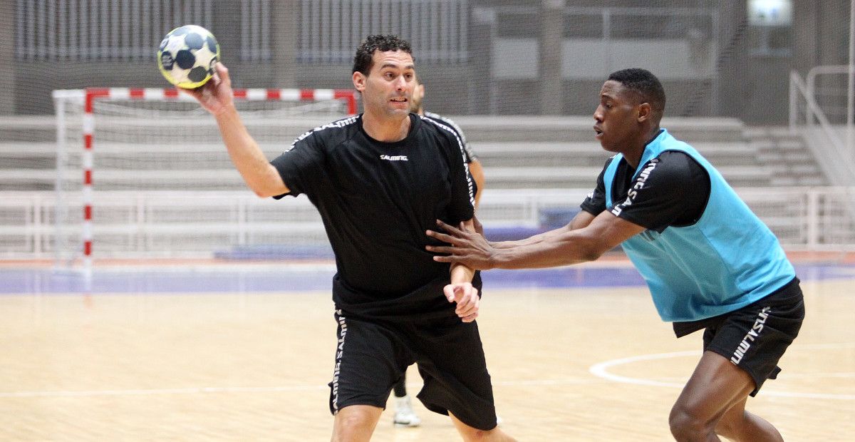Dani Hernández y Yoan Balázquez durante un entrenamiento del Teucro