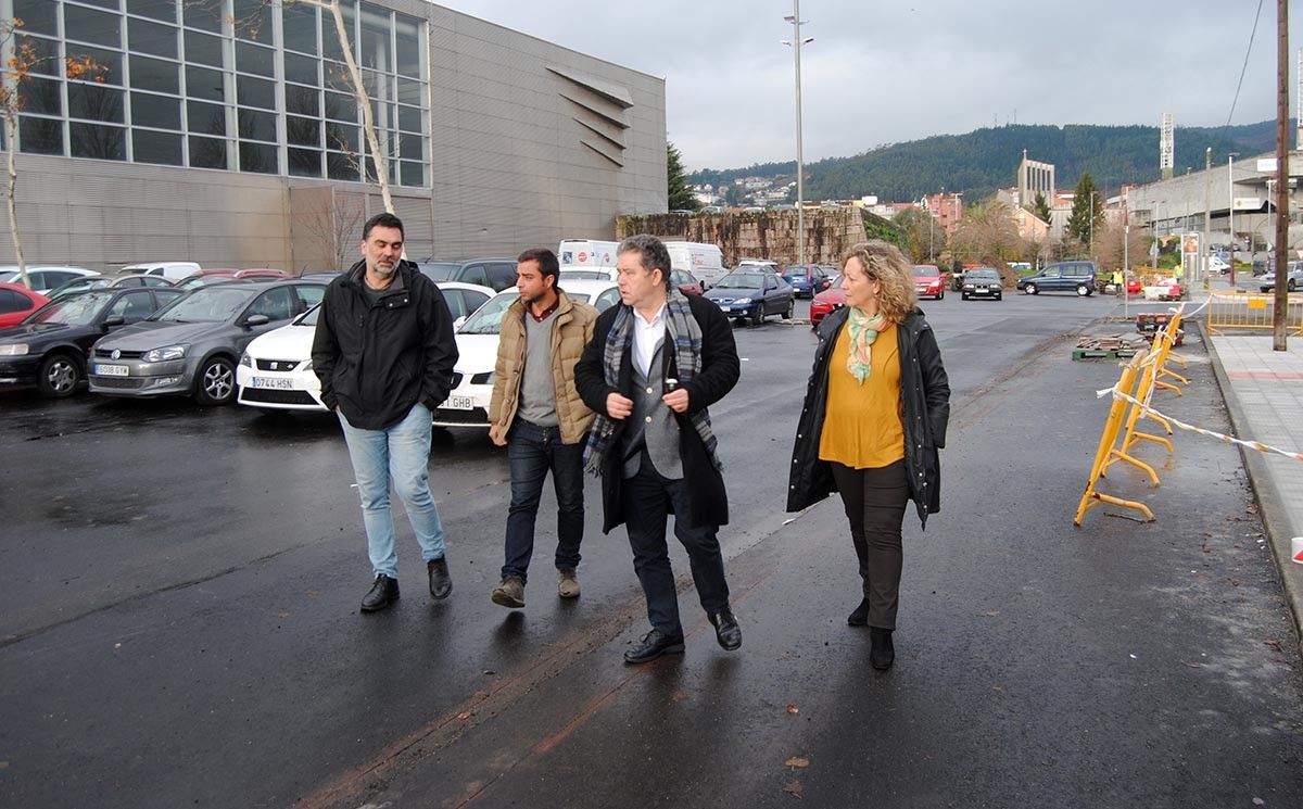 Visita de Miguel Anxo Fernández Lores a las obras en el aparcamiento del Recinto Ferial