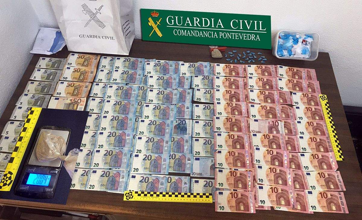 Efectos incautados pola Garda Civil en Bueu
