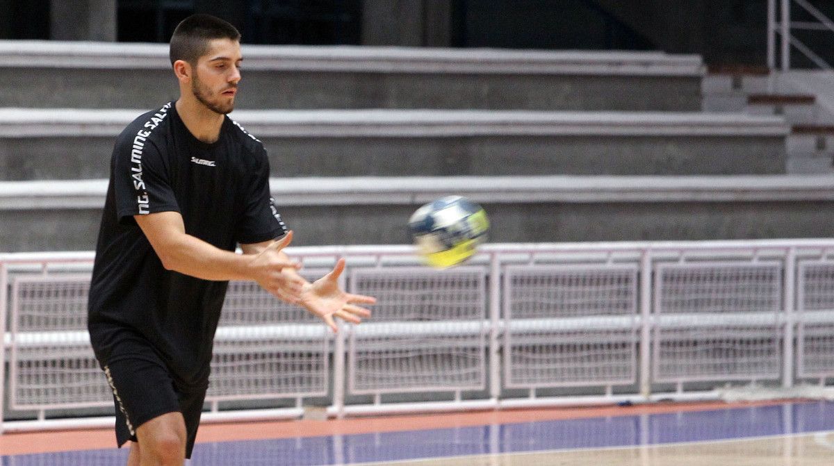 Bruno De Castro en un entrenamiento del Teucro