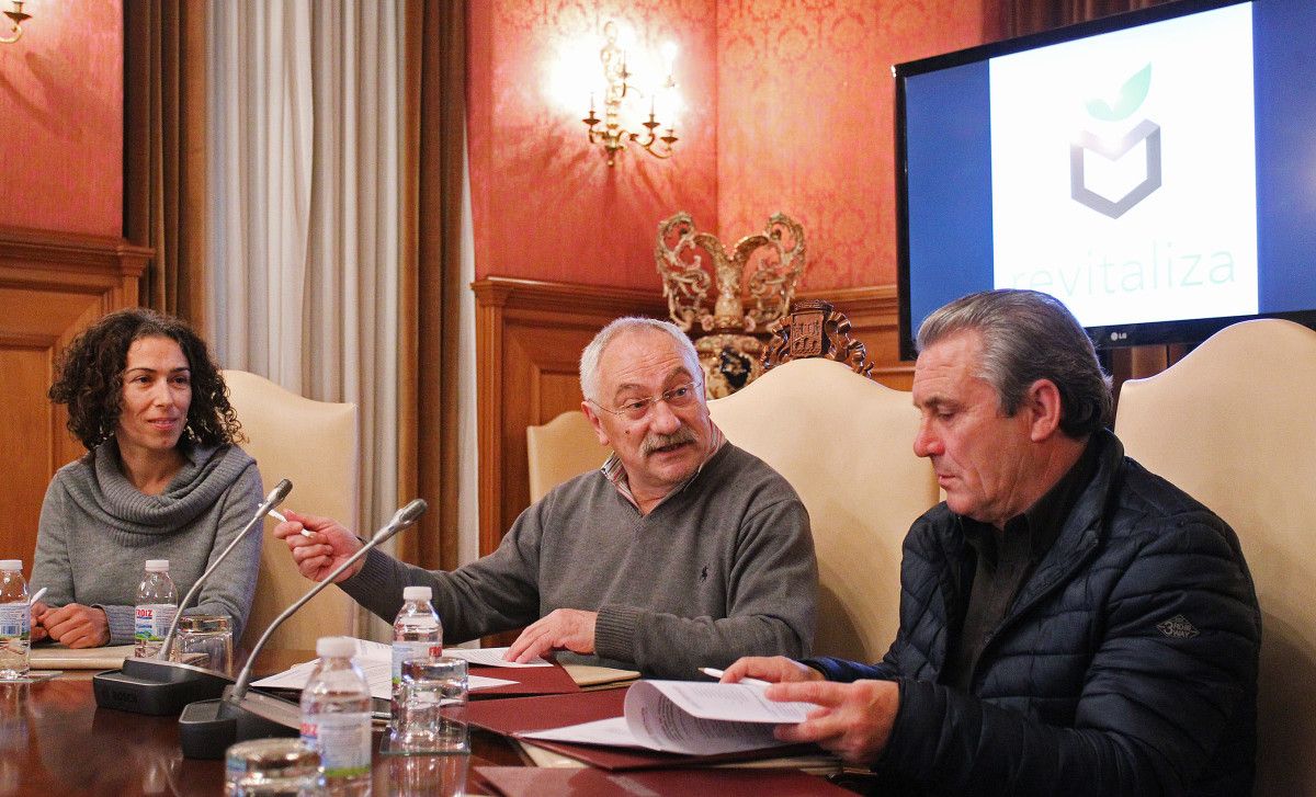 Sinatura do convenio entre Deputación, Concello de Vilaboa e Amigos da Terra