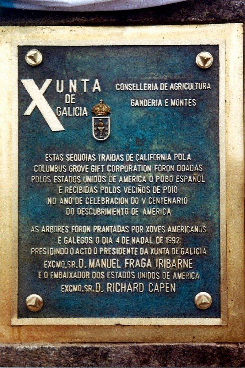 Fotos dos actos realizados en 1992 con motivo da inauguración do Bosque de Colón en Poio