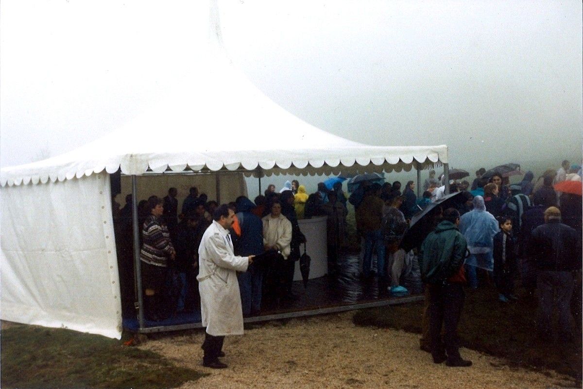 Fotos dos actos realizados en 1992 con motivo da inauguración do Bosque de Colón en Poio