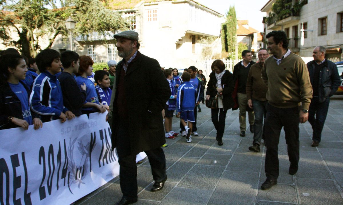 Entrada de los directivos del Teucro a la reunión del Parador