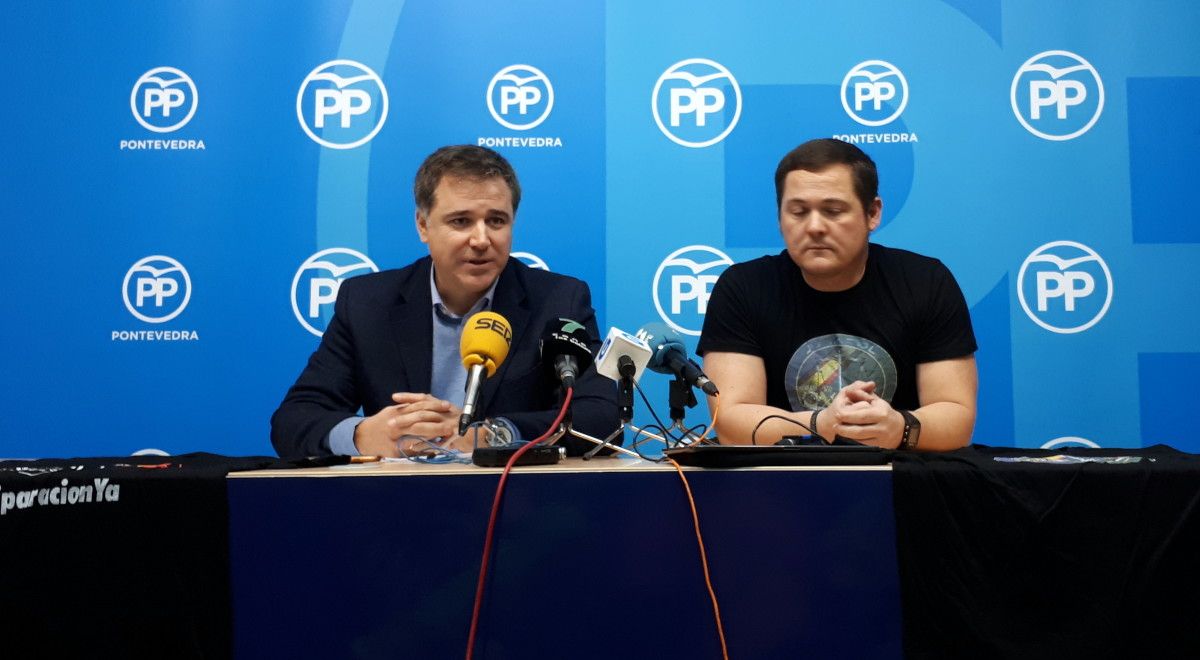 Jacobo Moreira, do Partido Popular, e Alejandro Gómez, portavoz de Jusapol Pontevedra