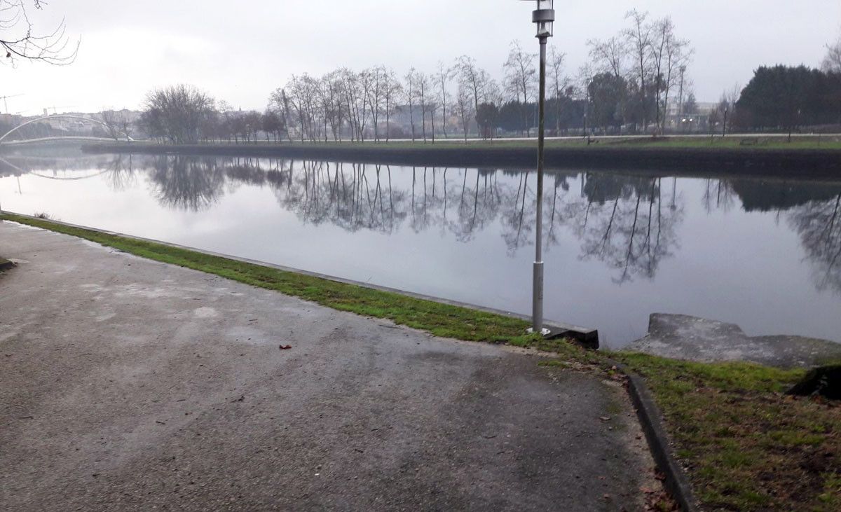 Zona do Lérez por onde caeu un mozo ao río