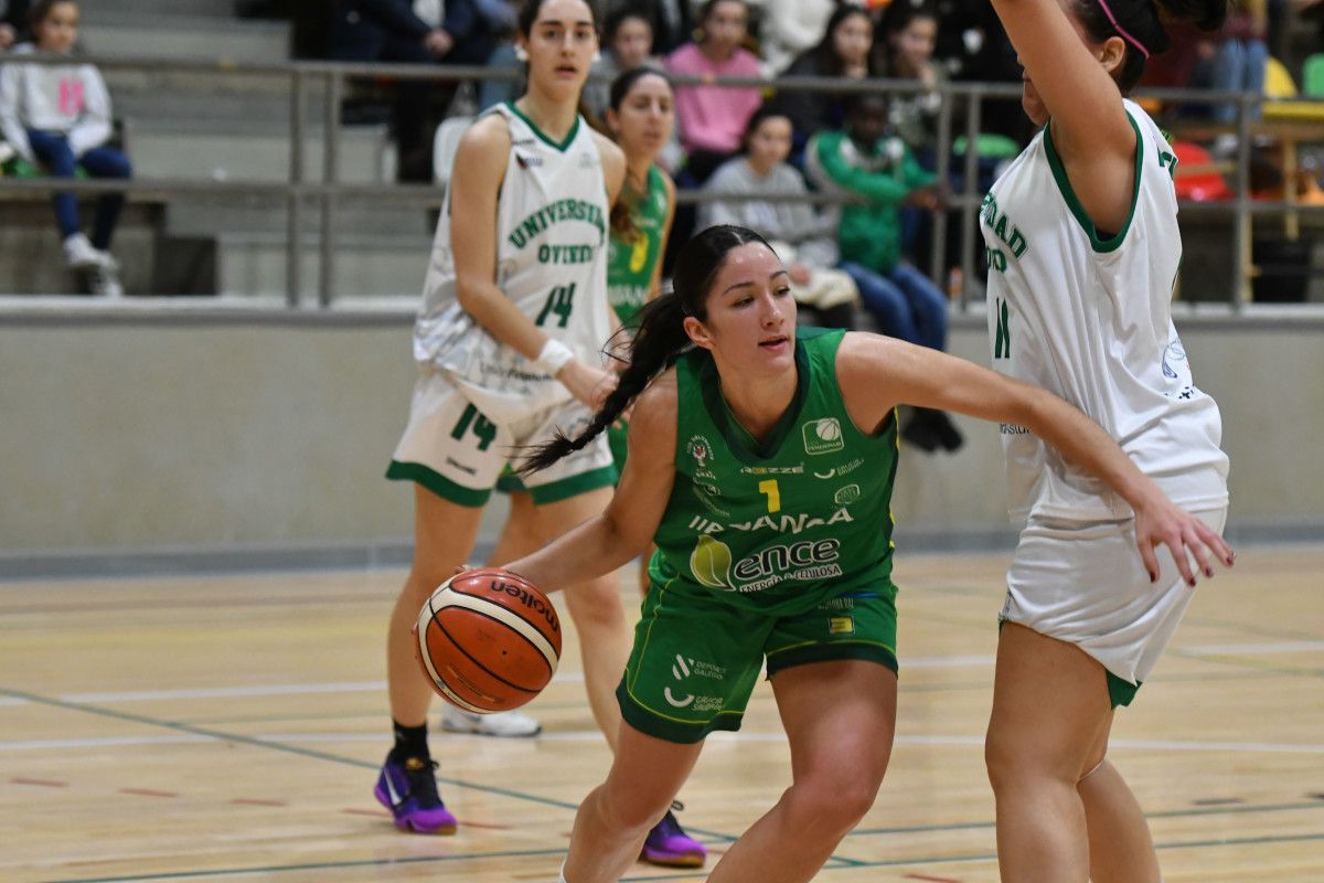 Arantxa Mallou, en el partido entre Arxil y Universidad de Oviedo en el CGTD