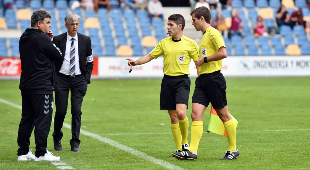 Onésimo, no partido entre Pontevedra e Toledo en Pasarón