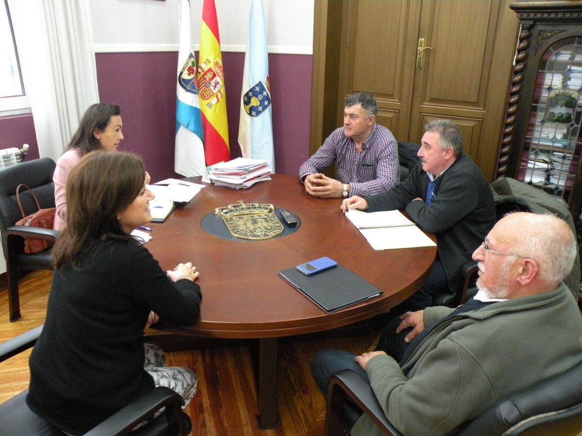 Reunión entre la alcaldesa de Marín y la asociación de 'furancheiros' de la localidad