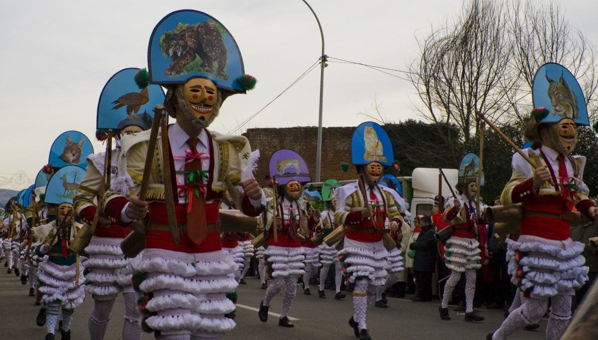 Desfile dos cigarróns en Verín Desfile dos cigarróns en Verín