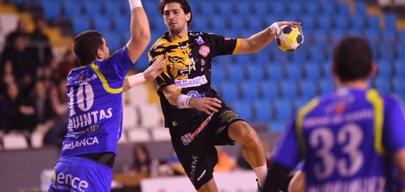 Partido entre Teucro e Ademar León en Lugo