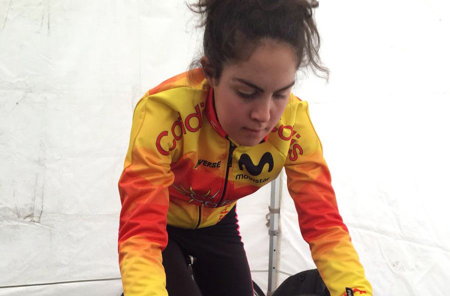 Irene Trabazo, quecendo para a carreira do Mundial de ciclocrós 2018