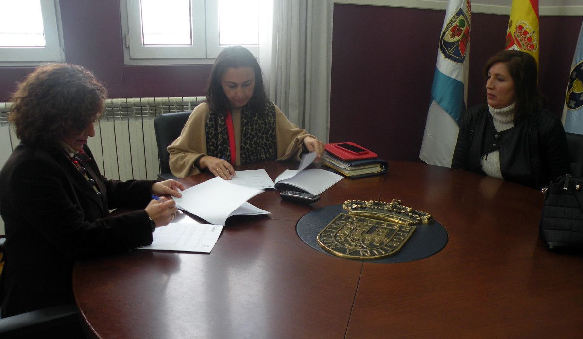 Sinatura do convenio entre Concello de Marín e Federación Galega de Baloncesto