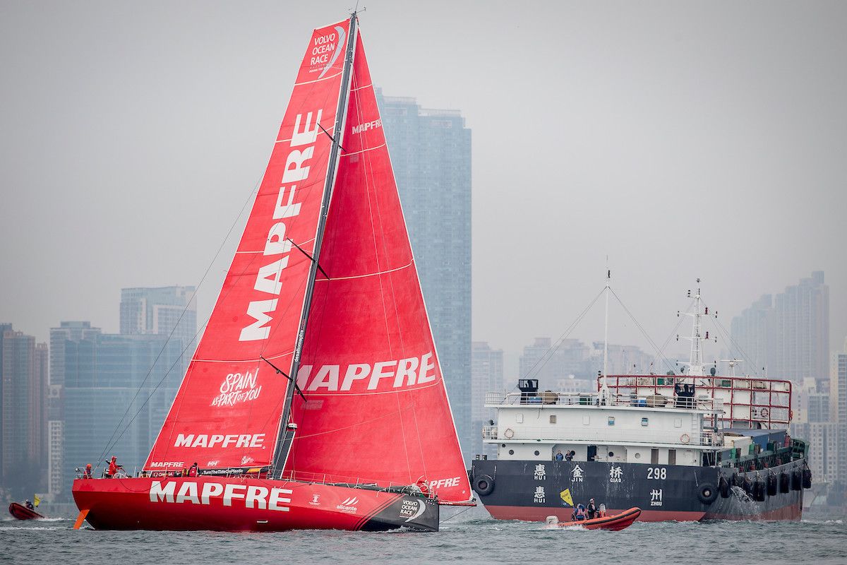 O Mapfre saíndo de Hong Kong na sexta etapa da Volvo Ocean Race