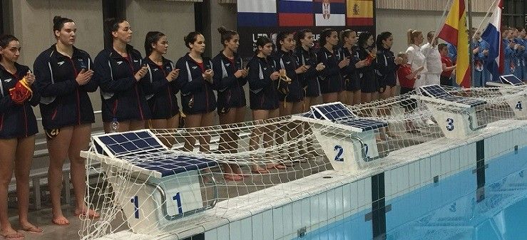 Partido entre España e Holanda na fase previa da Europa Cup de waterpolo