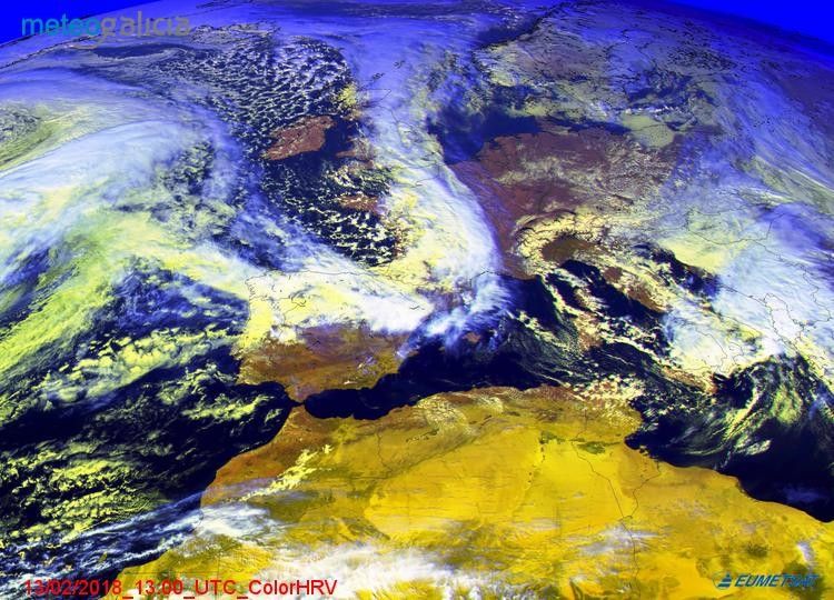 Imaxe de satélite do martes 13 de febreiro