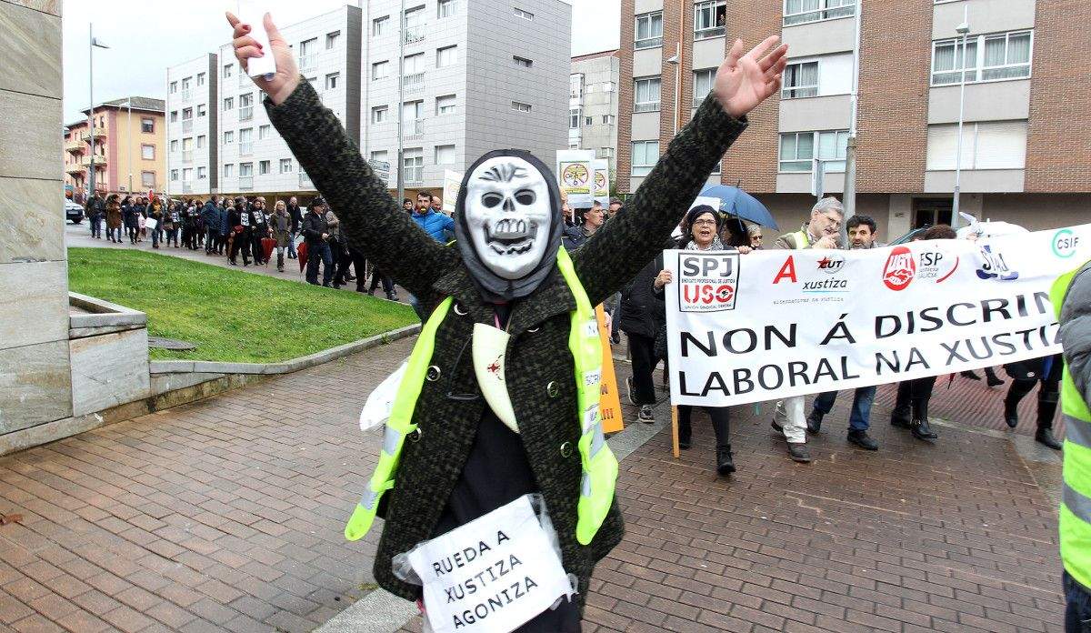 Protesta ante a Xunta de Galicia dos funcionarios de Xustiza
