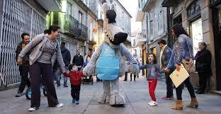 Orbil recorre las calles de Pontevedra en el XV Salón do Libro Orbil recorre las calles de Pontevedra en el XV Salón do Libro