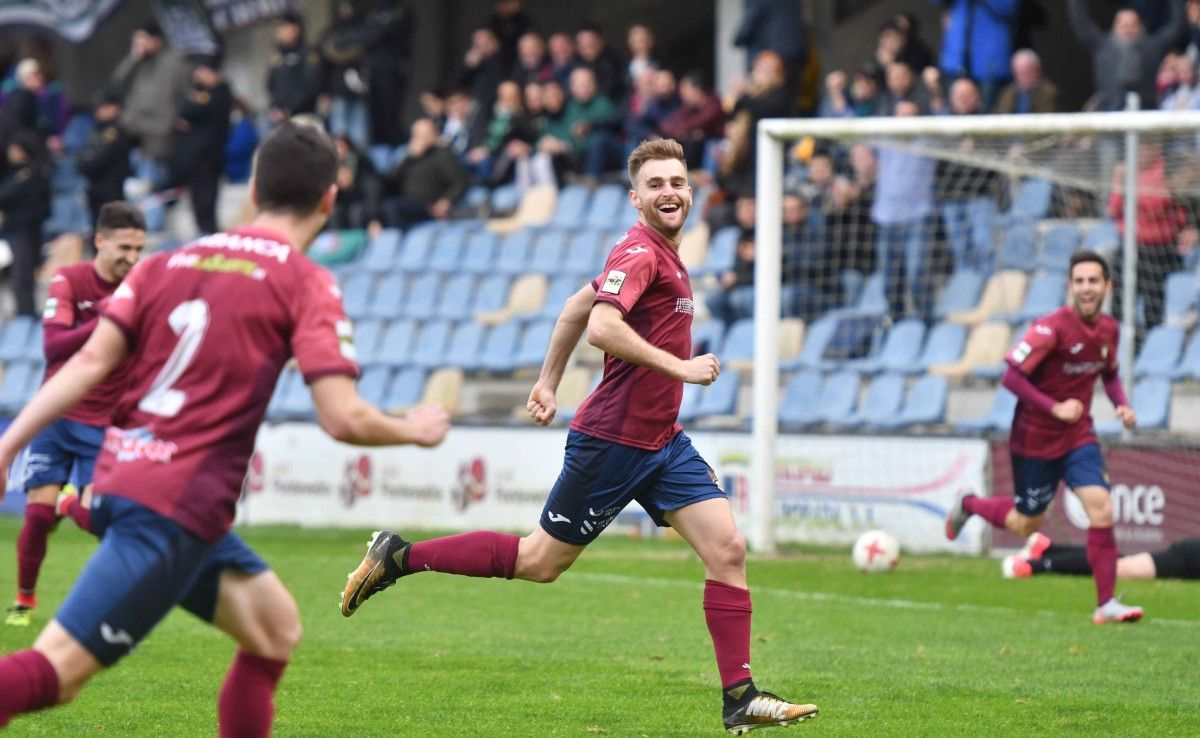 Partido entre Pontevedra e Racing de Ferrol en Pasarón