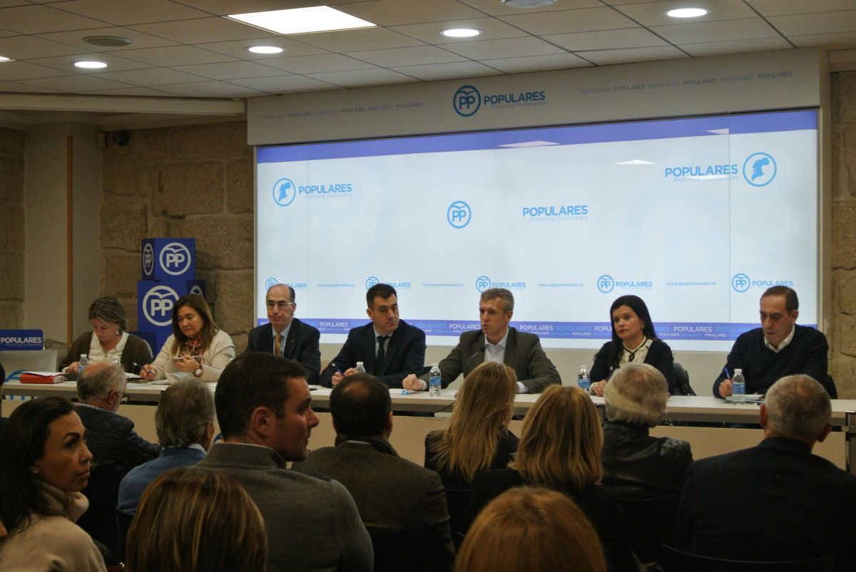 Encuentro entre conselleiros y representantes municipales del Partido Popular