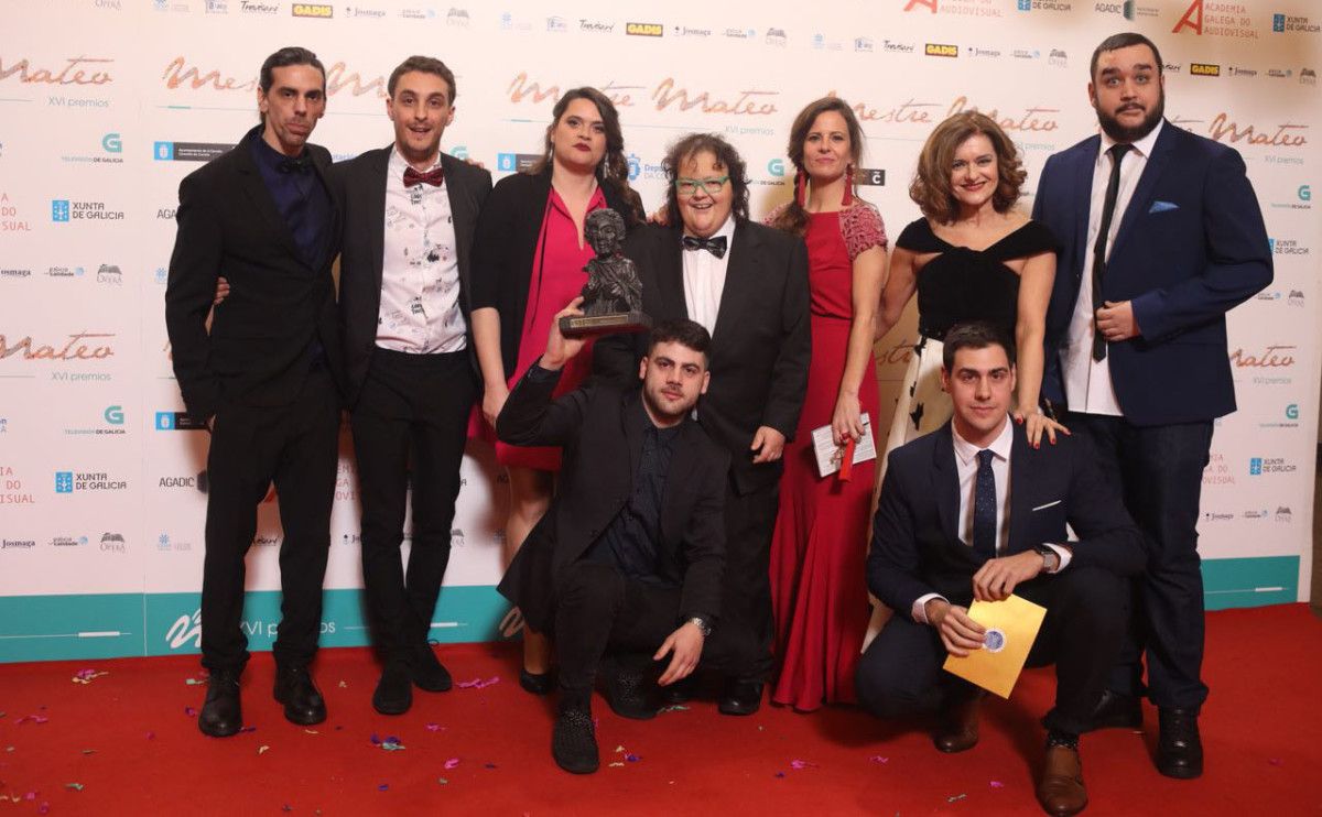 Equipo da webserie Peter Brandon, tras gañar o Mestre Mateo