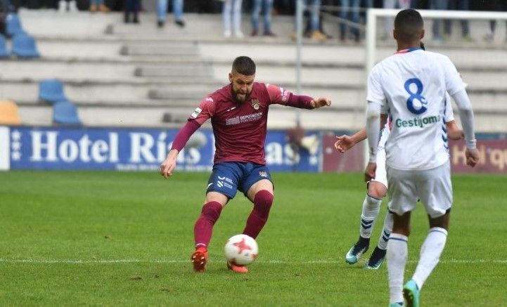 David Goldar, no partido entre Pontevedra e Rayo Majadahonda en Pasarón da tempada 17-18