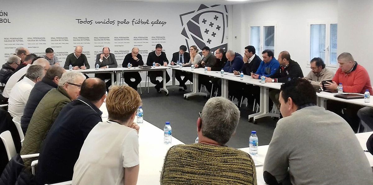 Reunión cos clubs galegos de Segunda B e Terceira na Federación Galega de Fútbol o día 3 de marzo