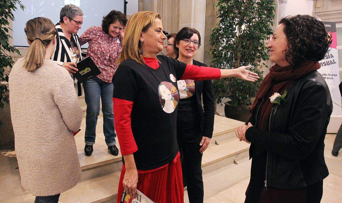 Inauguración de la exposición 'Rompe, xoga en igualdade' en la Deputación