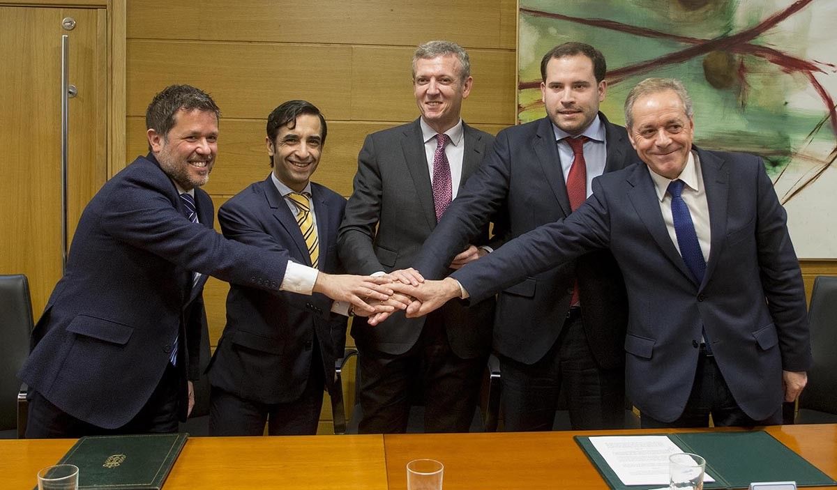 Firma del convenio para la construcción de la nueva residencia de Cerdedo