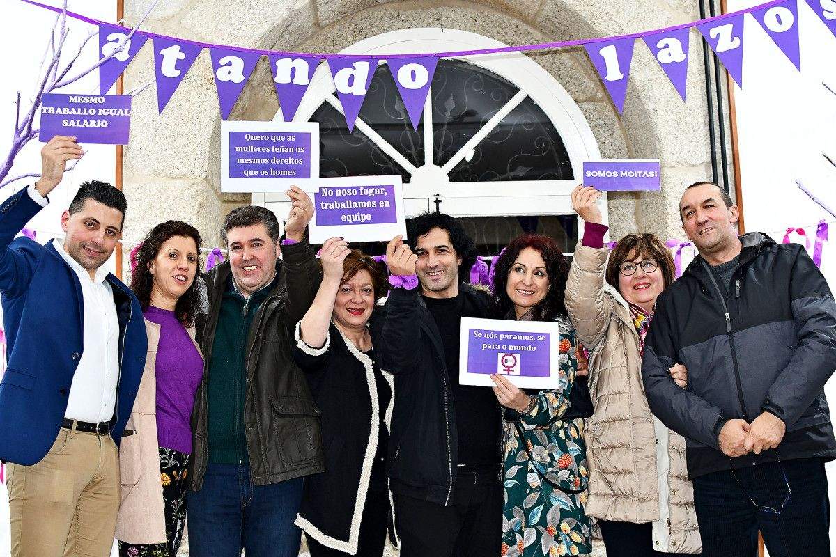 'Atando lazos', acto celebrado por el Concello de Ponte Caldelas