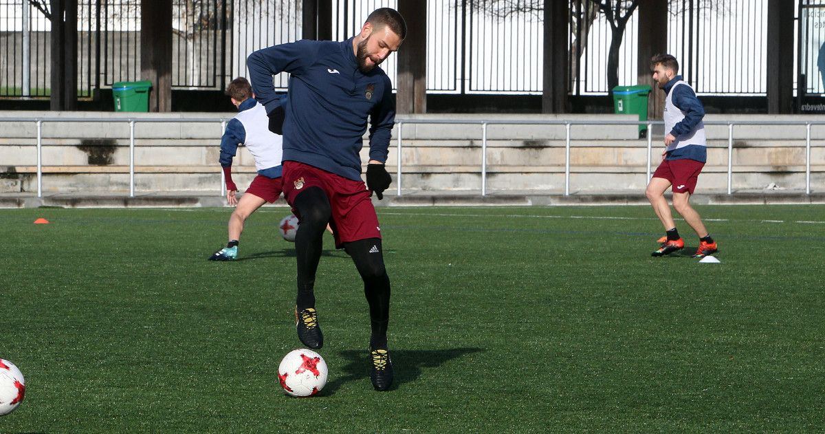 David Goldar, en un entrenamiento del Pontevedra en A Xunqueira