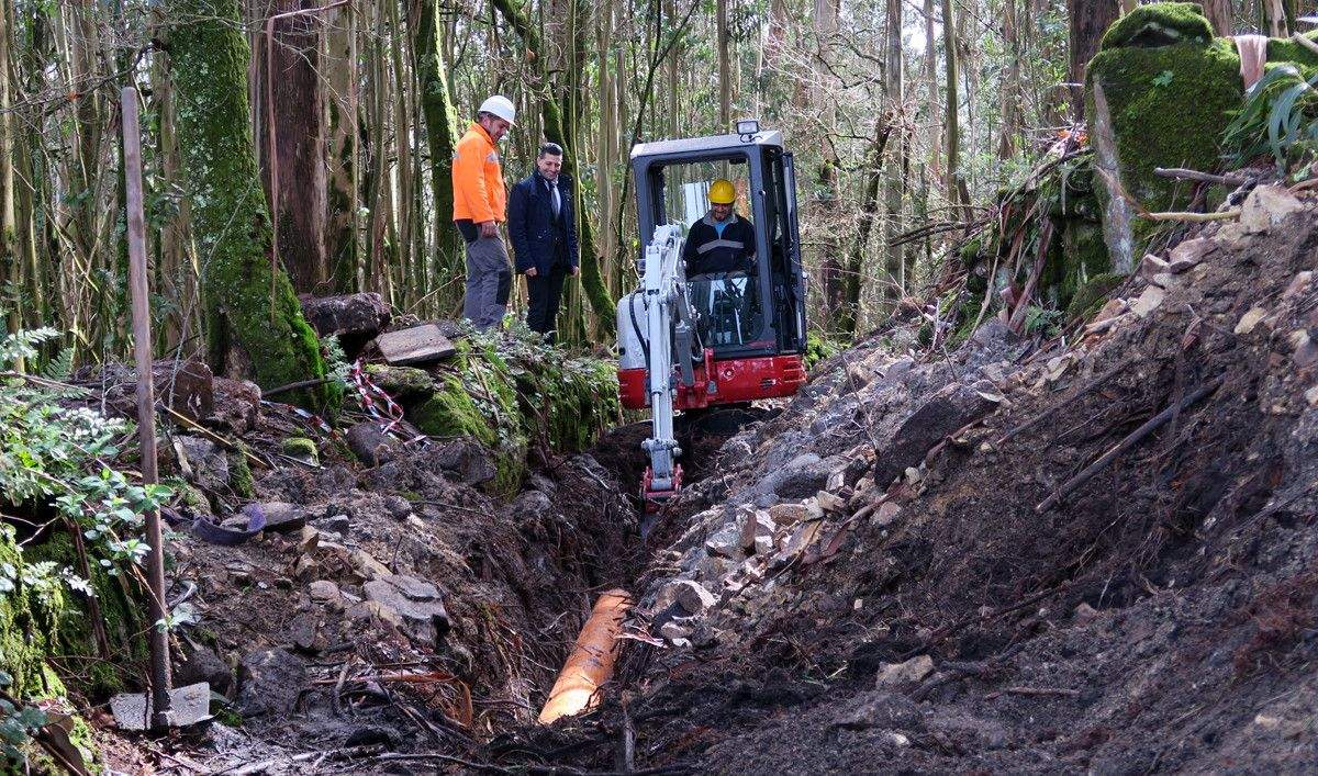 Obras de saneamiento en A Reigosa