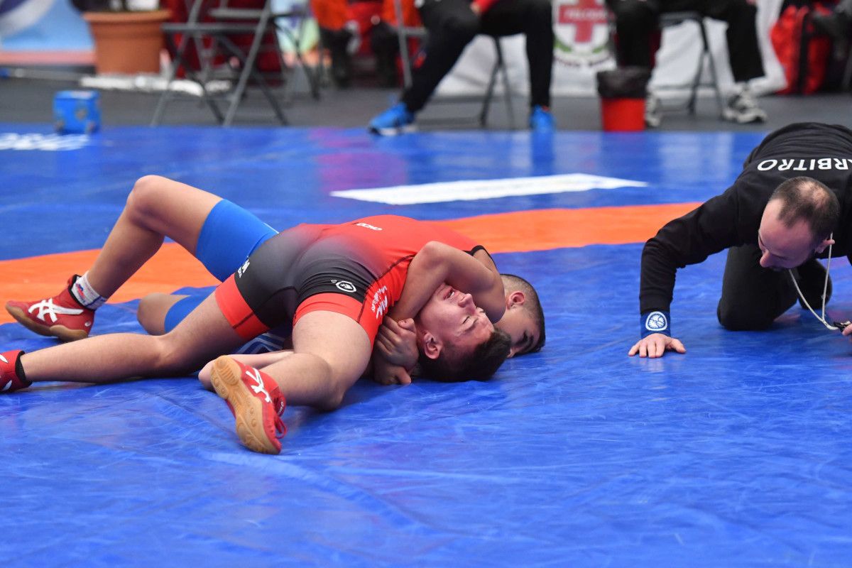 Participantes en el campeonato de España de lucha escolar y cadete