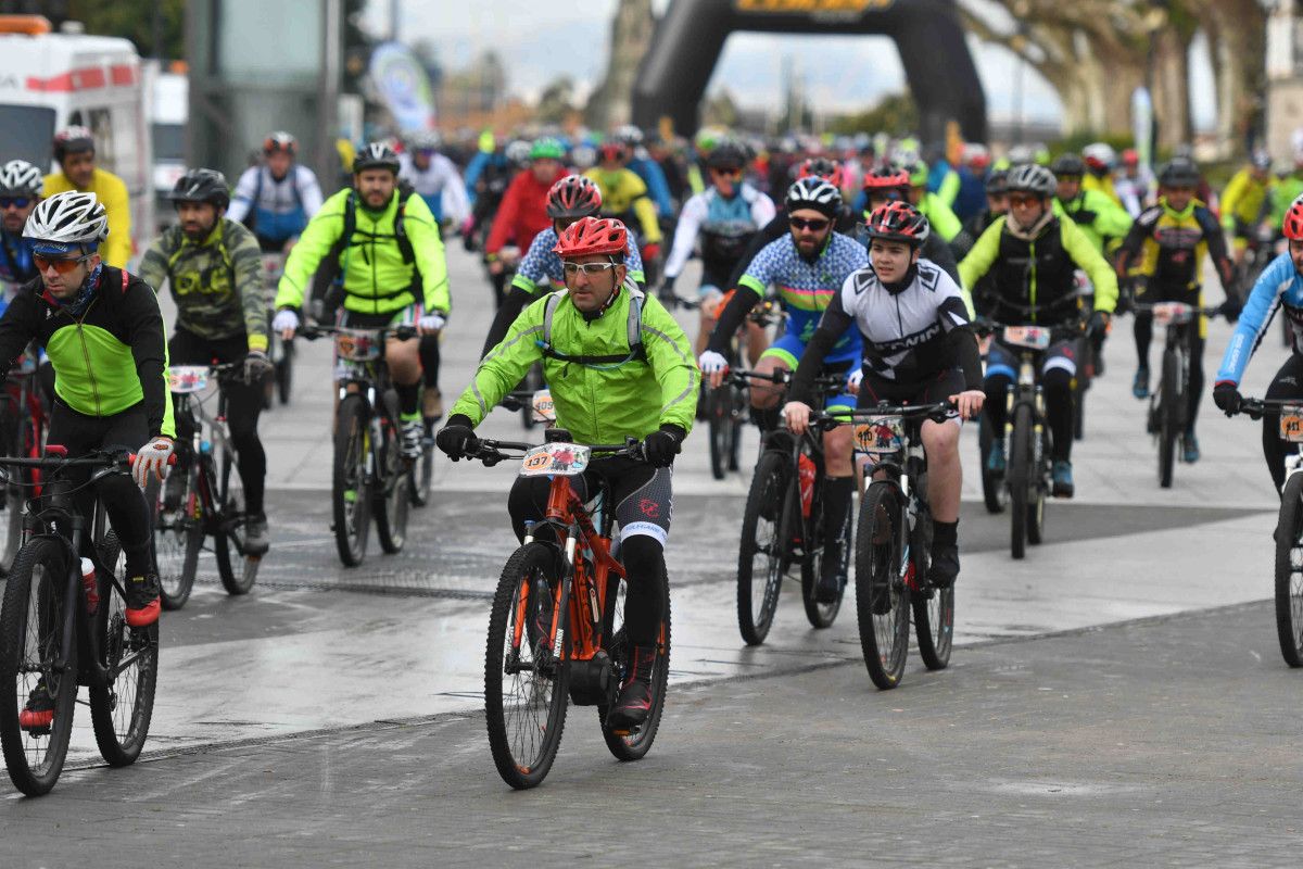 Participantes en la quinta edición de la ruta BTT Cidade de Pontevedra